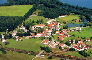 Rodný Dubenec - letecké foto, 90. léta